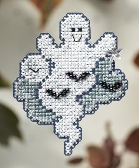 MH18-8205 Moonlight Ghost Ornament /Pin by Mill Hill 