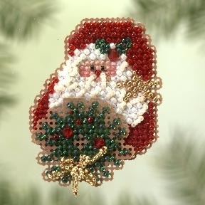 H123 Kringle Wreath Ornament / Pin  Kit by Mill Hill