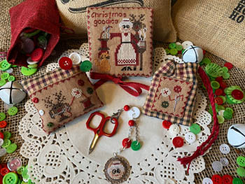 Mrs Claus Goodies Sewing Set by Mani di Donna
