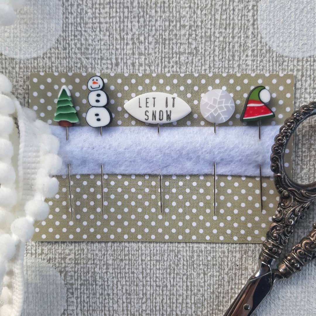 Pins :  Let it Snow by Puntini Puntini   