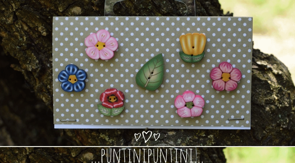 Buttons : Flowers by Puntini Puntini  