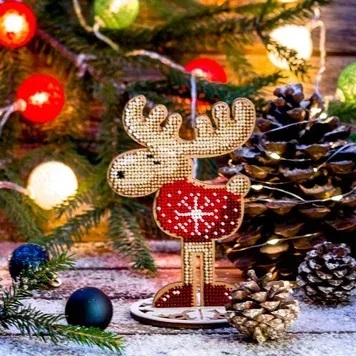  FLK-211– “ Moose In Red” Wooden Bead Kit by Wonderland Crafts