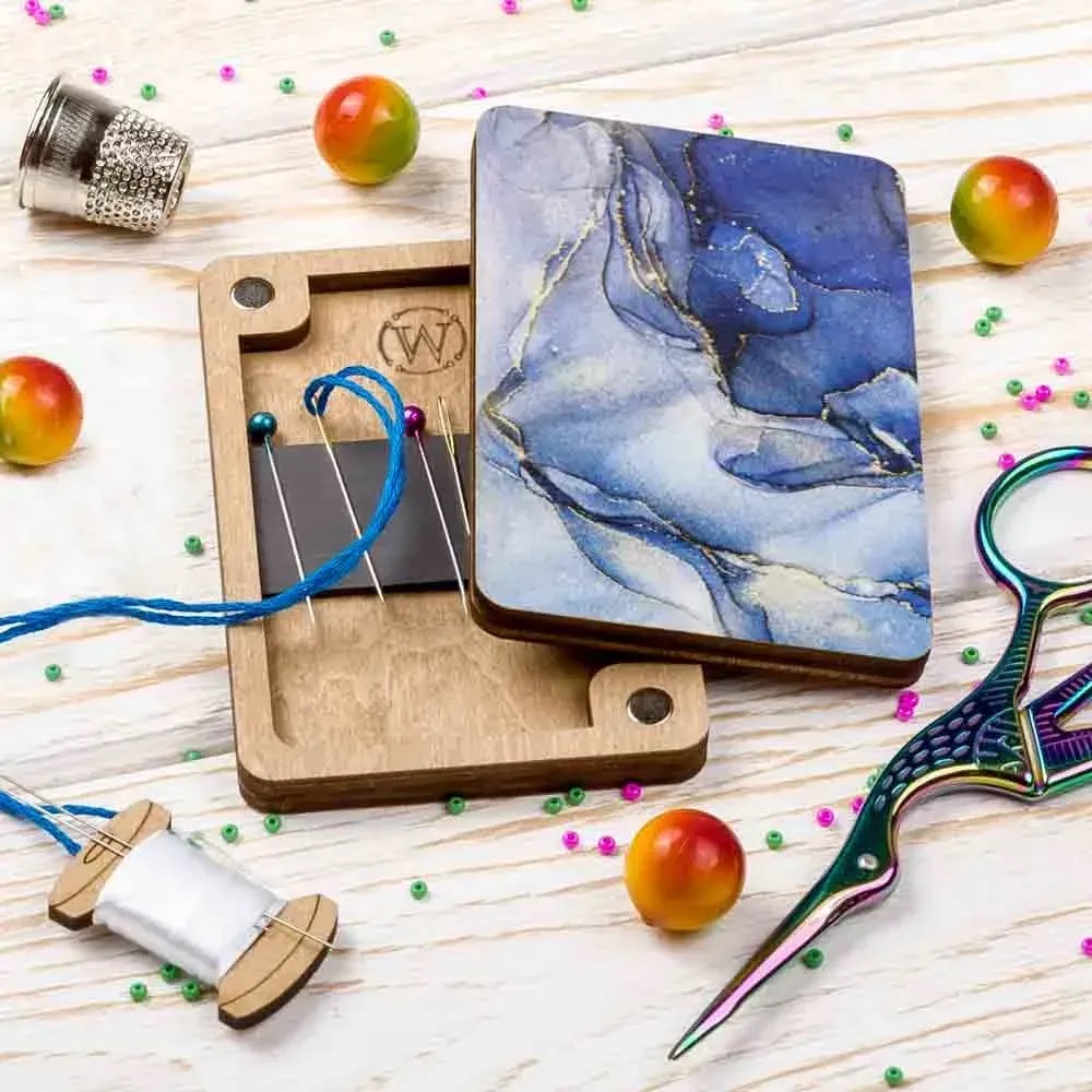 Wonderland Crafts - FLZB(N)-114 Needle Case - 6cm x 9cm - Plywood (Needle not included )  