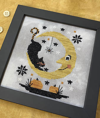 Halloween Moon by Stitches by Ethel - RRP £9.00