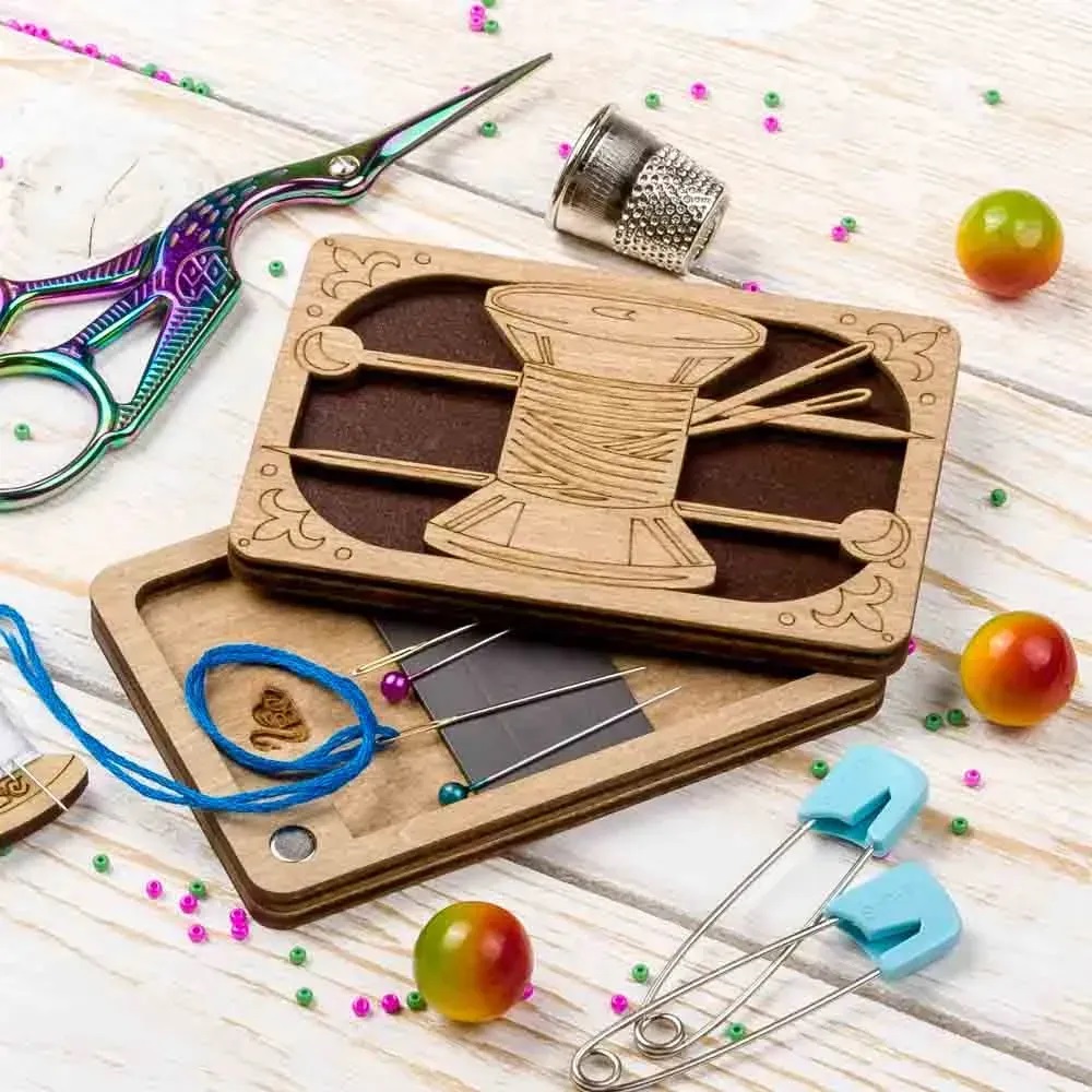 Wonderland Crafts - FLZB(N)-030 Needle Case - 6cm x 9cm - Plywood (Needle not included )  