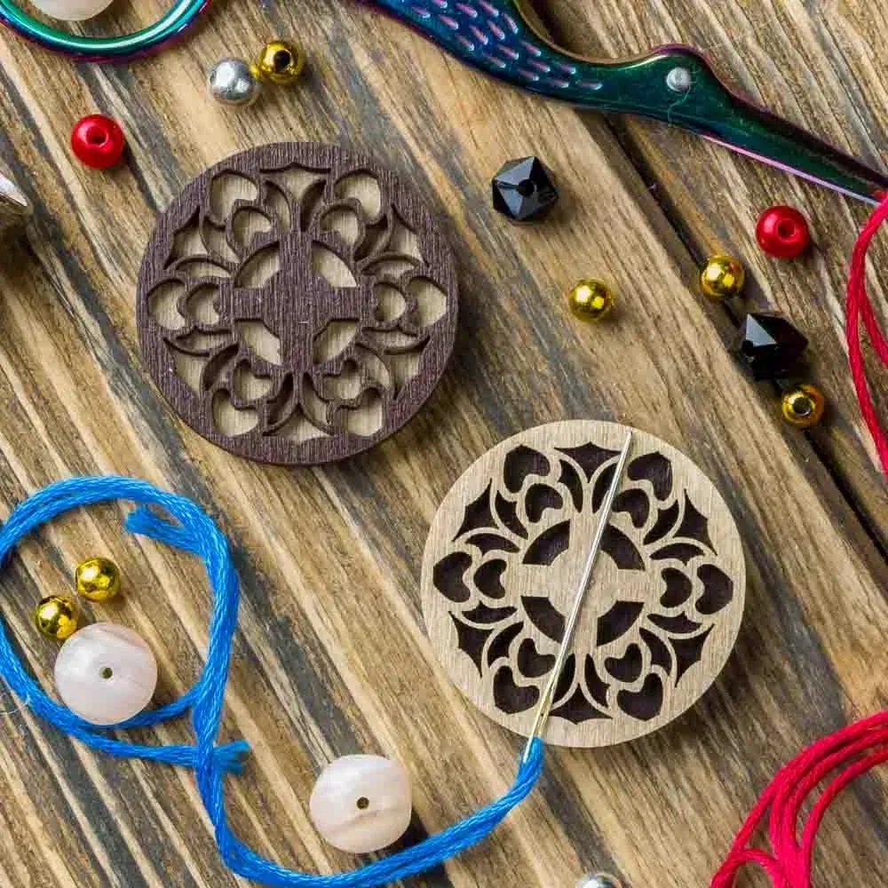 Woodland Crafts - FLMH-038 Magnetic double-sided needle holder 