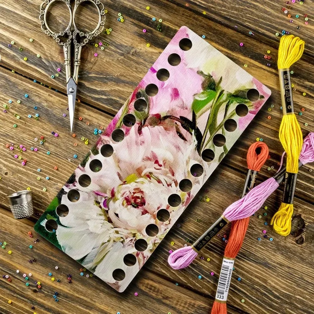   Woodland Crafts - FLZ(P)-049 Peonies, Oval  Thread organizer 