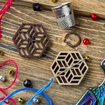 FLMH-055(W) Magnetic double-sided needle holder by Wonderland Crafts 
